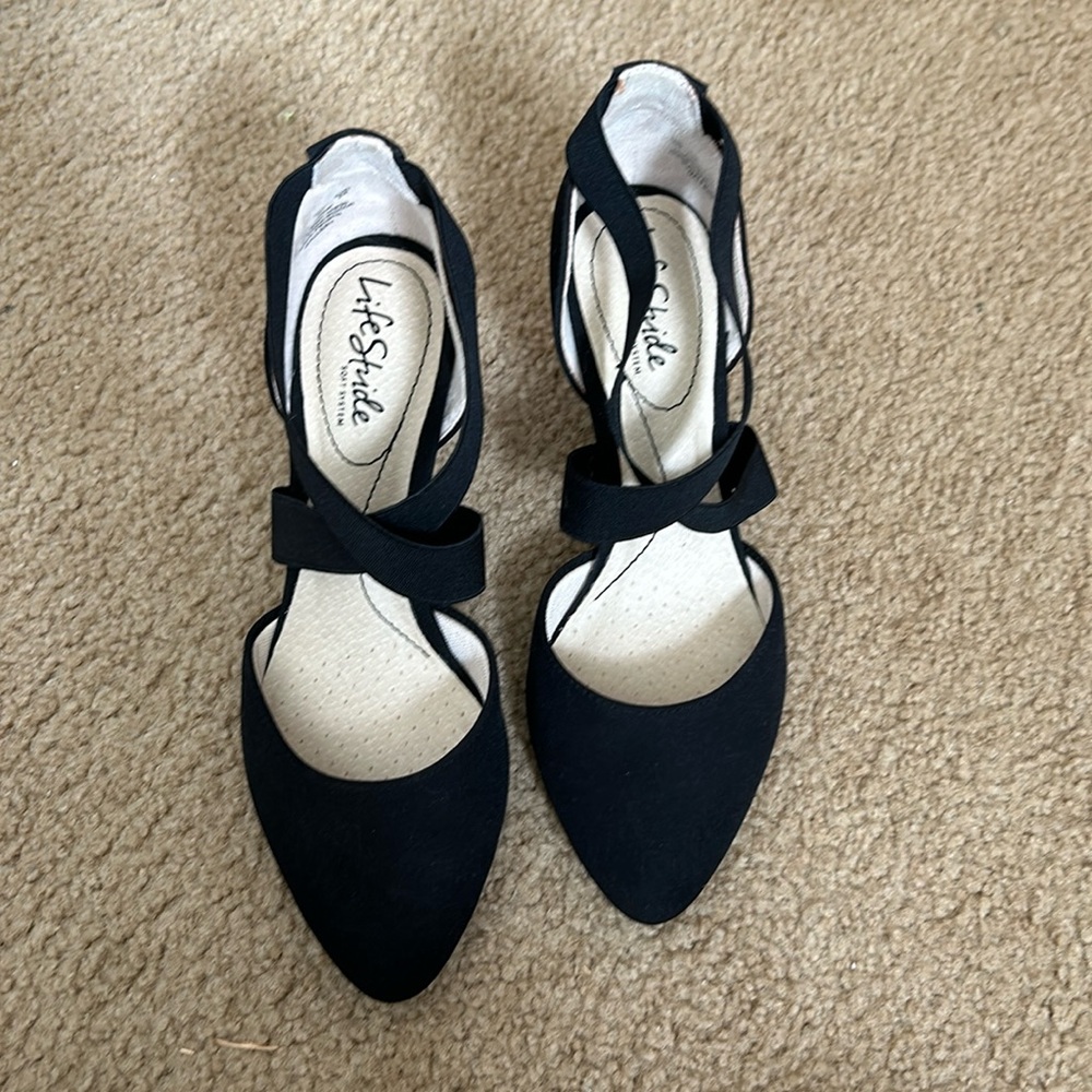 LifeStride Soft System closed toe heel. Size 7 1/2